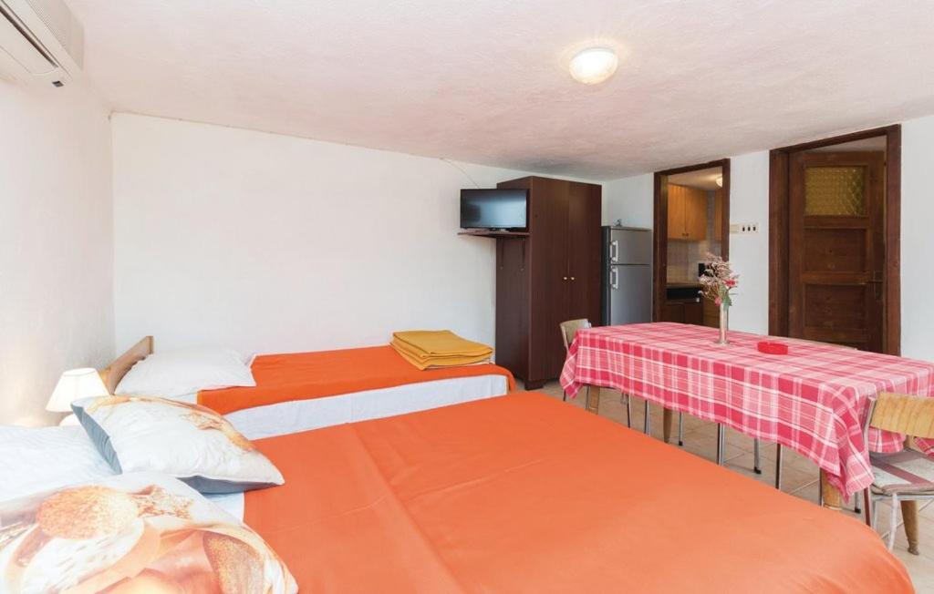 Apartmani Cizmesija Tkon Exterior foto