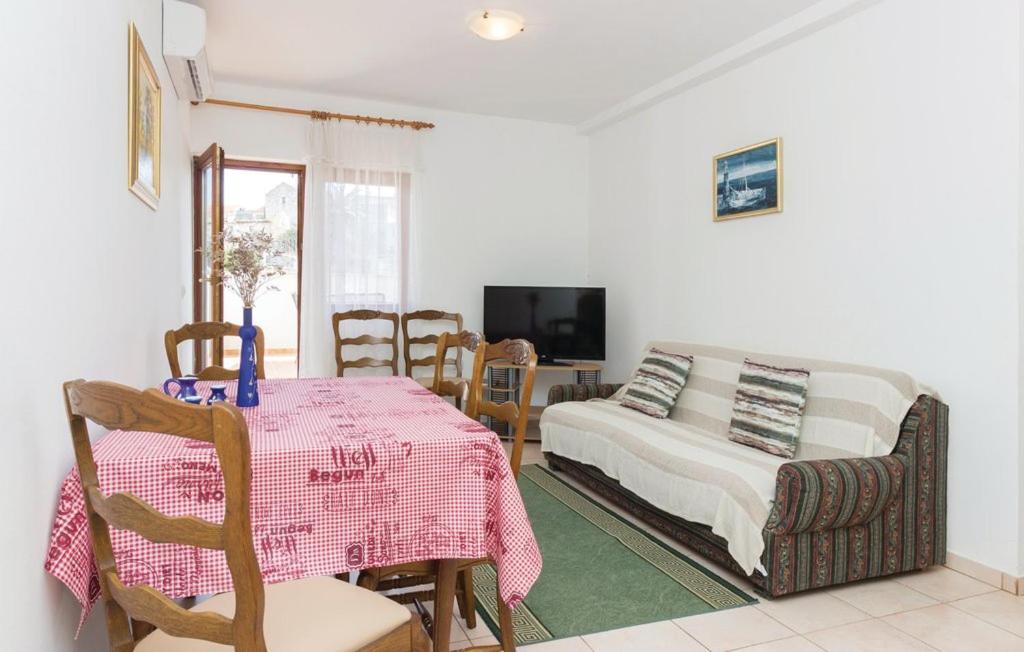 Apartmani Cizmesija Tkon Exterior foto