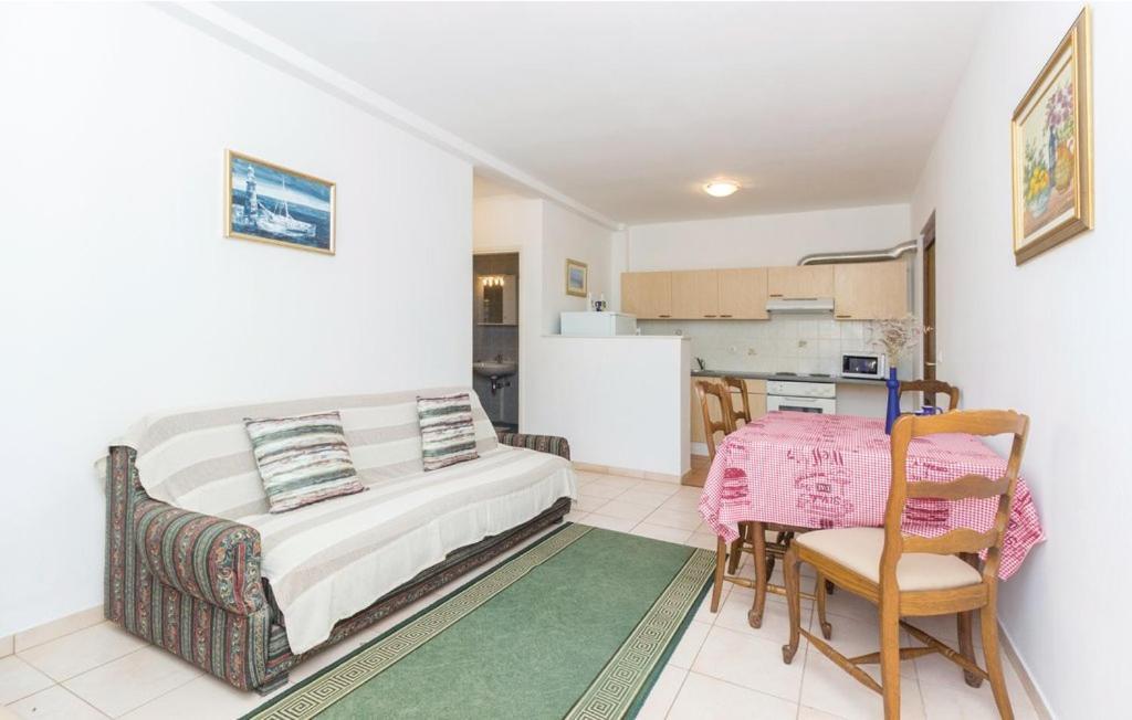 Apartmani Cizmesija Tkon Exterior foto